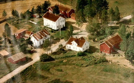Høyjord - Gran Skole og butikk