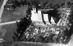 281.017 - Høyjord Vestre gnr. 81, bnr. 17 Høyjord kirke 1953   006.jpg beskj.jpg støtter
