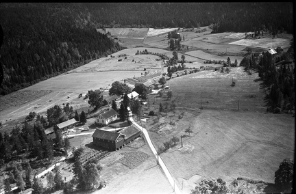 293.002 -Nes gnr. 93,  bnr. 2  Oppigården  1953      064