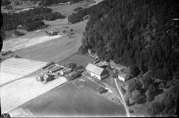 220.004  - Kjærås gnr. 20, bnr. 4 Østigården 1953 028