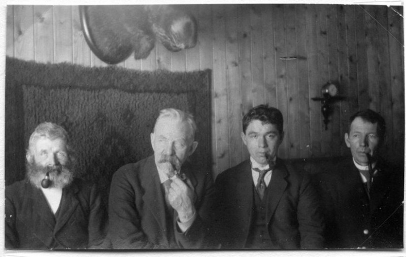 Fil:054.004-O.P.Gundersen-A.Bjørndalen-L.Gallis-O.Kjærås.jpg